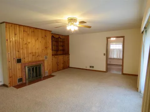 314 E James St, Eureka, IL 61530 photo 22