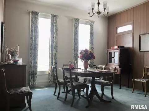 705 S Lafayette St, Macomb, IL 61455 photo 8
