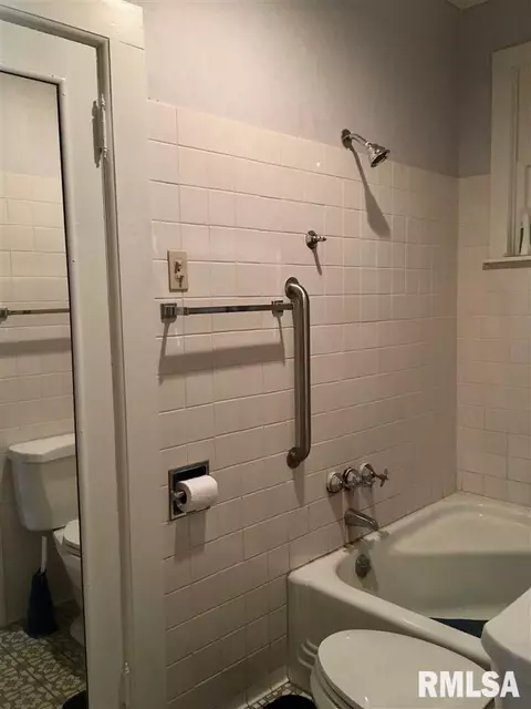 705 S Lafayette St, Macomb, IL 61455 photo 12