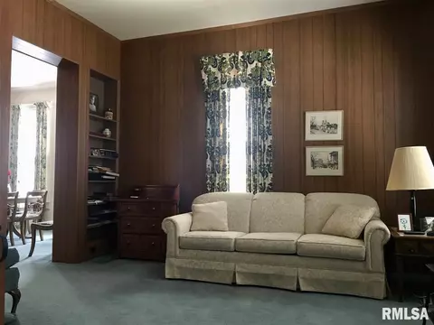 705 S Lafayette St, Macomb, IL 61455 photo 4