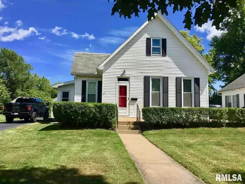 705 S Lafayette St, Macomb, IL 61455 photo 1