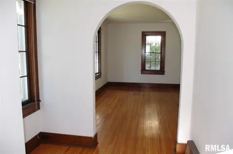 610 Beverly Ave, Macomb, IL 61455 photo 4