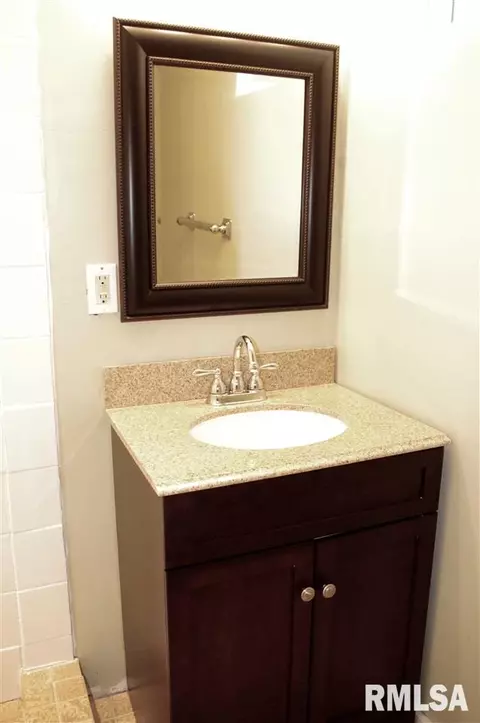 610 Beverly Ave, Macomb, IL 61455 photo 24