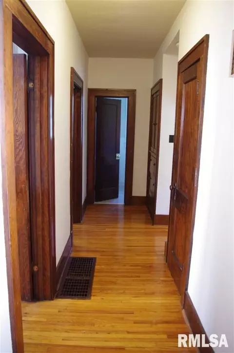 610 Beverly Ave, Macomb, IL 61455 photo 12