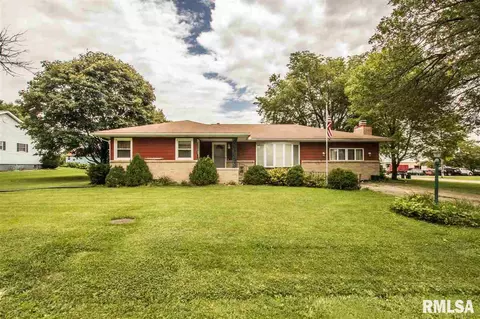 100 Pieper Cir, Delavan, IL 61734 photo 1