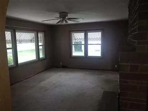 1411 E Chestnut, Canton, IL 61520 photo 2