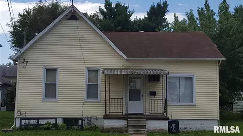 548 E Walnut St, Canton, IL 61520 photo 1