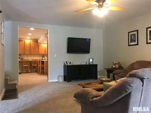 1110 E Washington St, Macomb, IL 61455 photo 6
