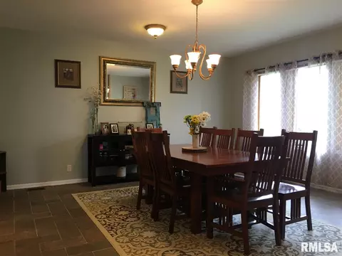 1110 E Washington St, Macomb, IL 61455 photo 11