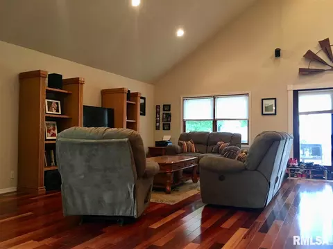 1110 E Washington St, Macomb, IL 61455 photo 17