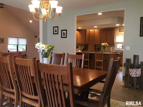 1110 E Washington St, Macomb, IL 61455 photo 10