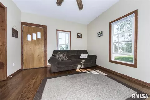 304 E Center St, Eureka, IL 61530 photo 13