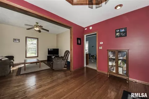 304 E Center St, Eureka, IL 61530 photo 6