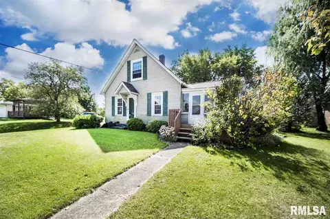 304 E Center St, Eureka, IL 61530 photo 1