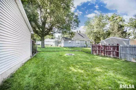 304 E Center St, Eureka, IL 61530 photo 33