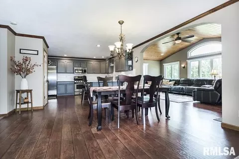 103 Steffen Ct, Congerville, IL 61729 photo 2