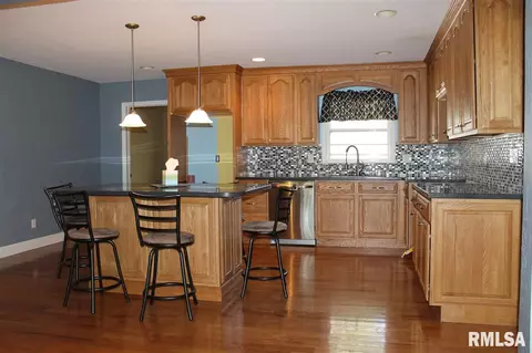 276 W Forrest Dr, Metamora, IL 61548 photo 5