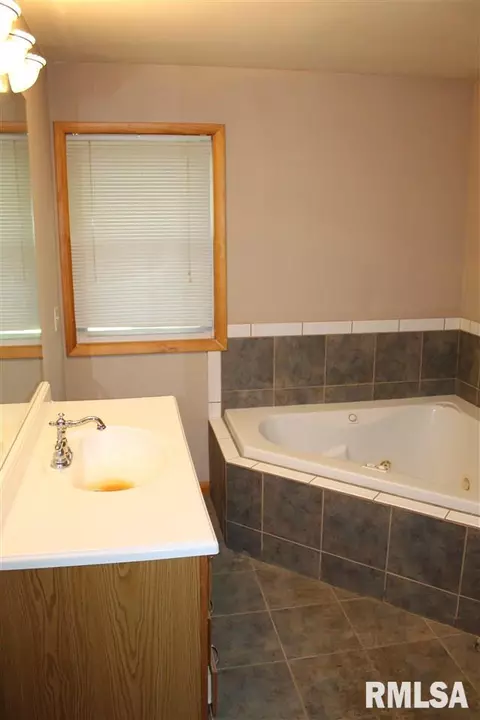 276 W Forrest Dr, Metamora, IL 61548 photo 14