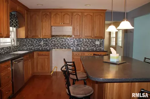 276 W Forrest Dr, Metamora, IL 61548 photo 7
