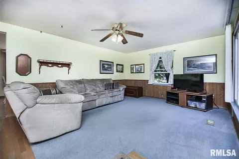 214 Edgewood Rd, Eureka, IL 61530 photo 7