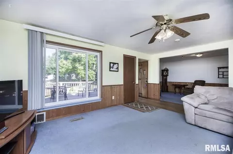 214 Edgewood Rd, Eureka, IL 61530 photo 2