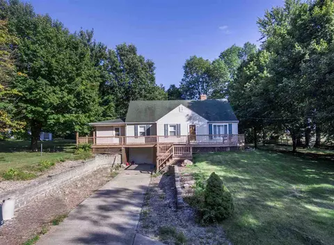 214 Edgewood Rd, Eureka, IL 61530 photo 1