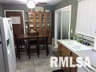 1606 Riverview Dr, Macomb, IL 61455 photo 8