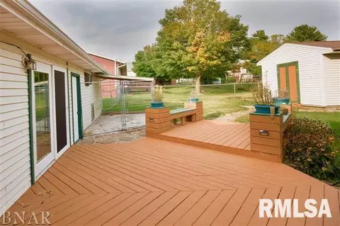 1105 Peppertree Ln, Eureka, IL 61530 photo 3