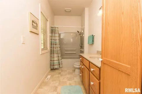1330 Amanda Dr, Germantown Hills, IL 61548 photo 22