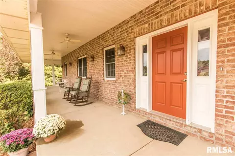 1330 Amanda Dr, Germantown Hills, IL 61548 photo 3