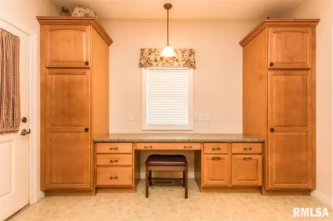 1330 Amanda Dr, Germantown Hills, IL 61548 photo 6
