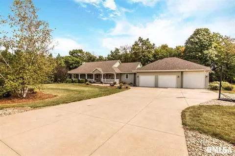 1330 Amanda Dr, Germantown Hills, IL 61548 photo 2