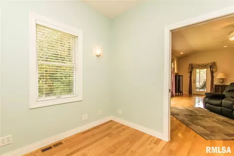 1330 Amanda Dr, Germantown Hills, IL 61548 photo 13