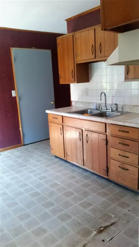 710 N Edwards St, Macomb, IL 61455 photo 5