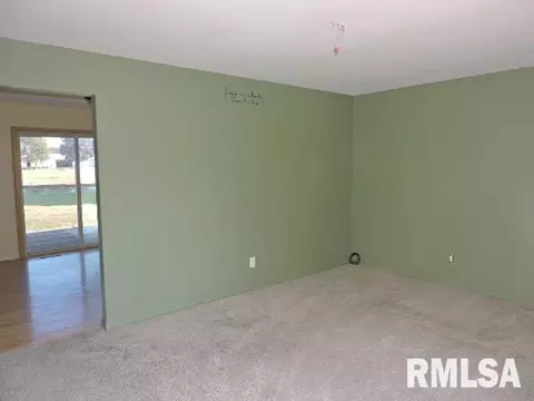 608 E 3rd St, Glasford, IL 61533 photo 5