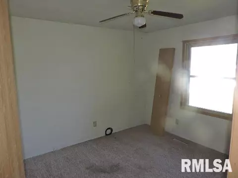 608 E 3rd St, Glasford, IL 61533 photo 12