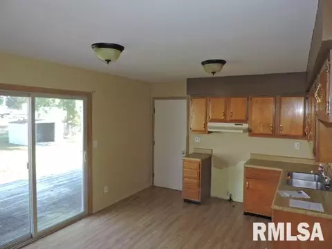 608 E 3rd St, Glasford, IL 61533 photo 6