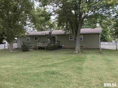 81 S Vera St, Ipava, IL 61441 photo 2