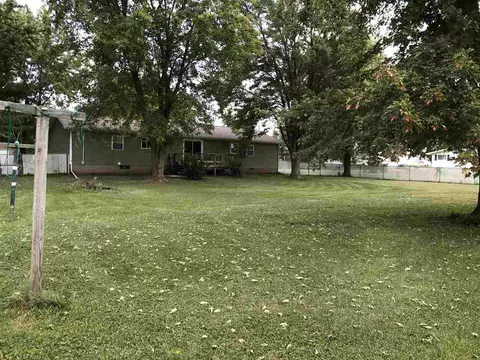 81 S Vera St, Ipava, IL 61441 photo 4