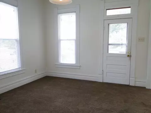 1132 E Washington St, Macomb, IL 61455 photo 4