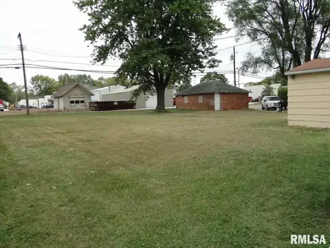 1132 E Washington St, Macomb, IL 61455 photo 28