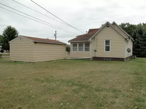 1132 E Washington St, Macomb, IL 61455 photo 2