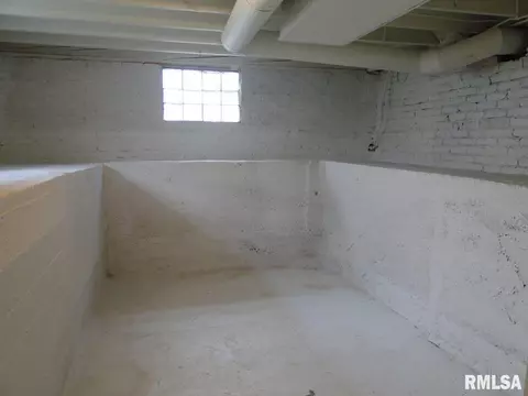 1132 E Washington St, Macomb, IL 61455 photo 24