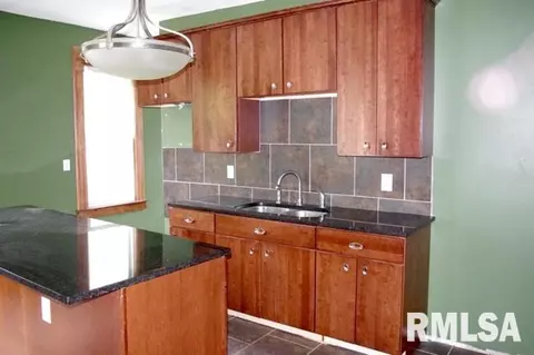 342 S Johnson St, Macomb, IL 61455 photo 7