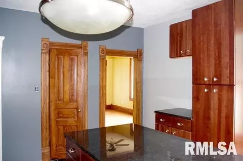 342 S Johnson St, Macomb, IL 61455 photo 5