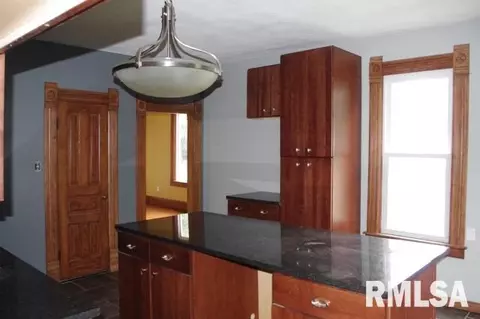 342 S Johnson St, Macomb, IL 61455 photo 4