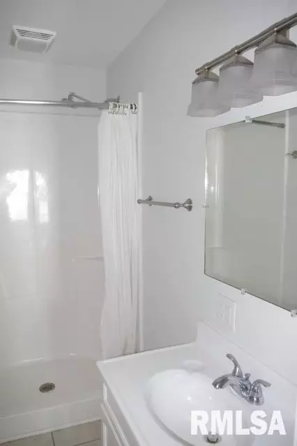 342 S Johnson St, Macomb, IL 61455 photo 10