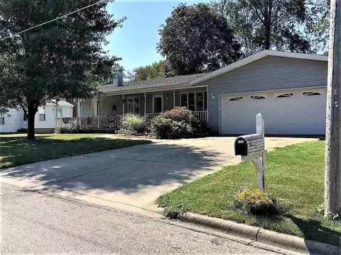503 W Victory St, Roanoke, IL 61561 photo 1