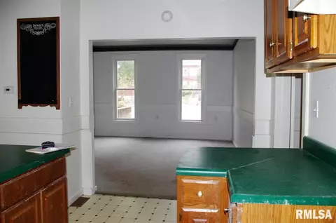 409 E Carroll St, Macomb, IL 61455 photo 9