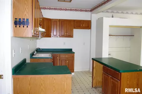 409 E Carroll St, Macomb, IL 61455 photo 6